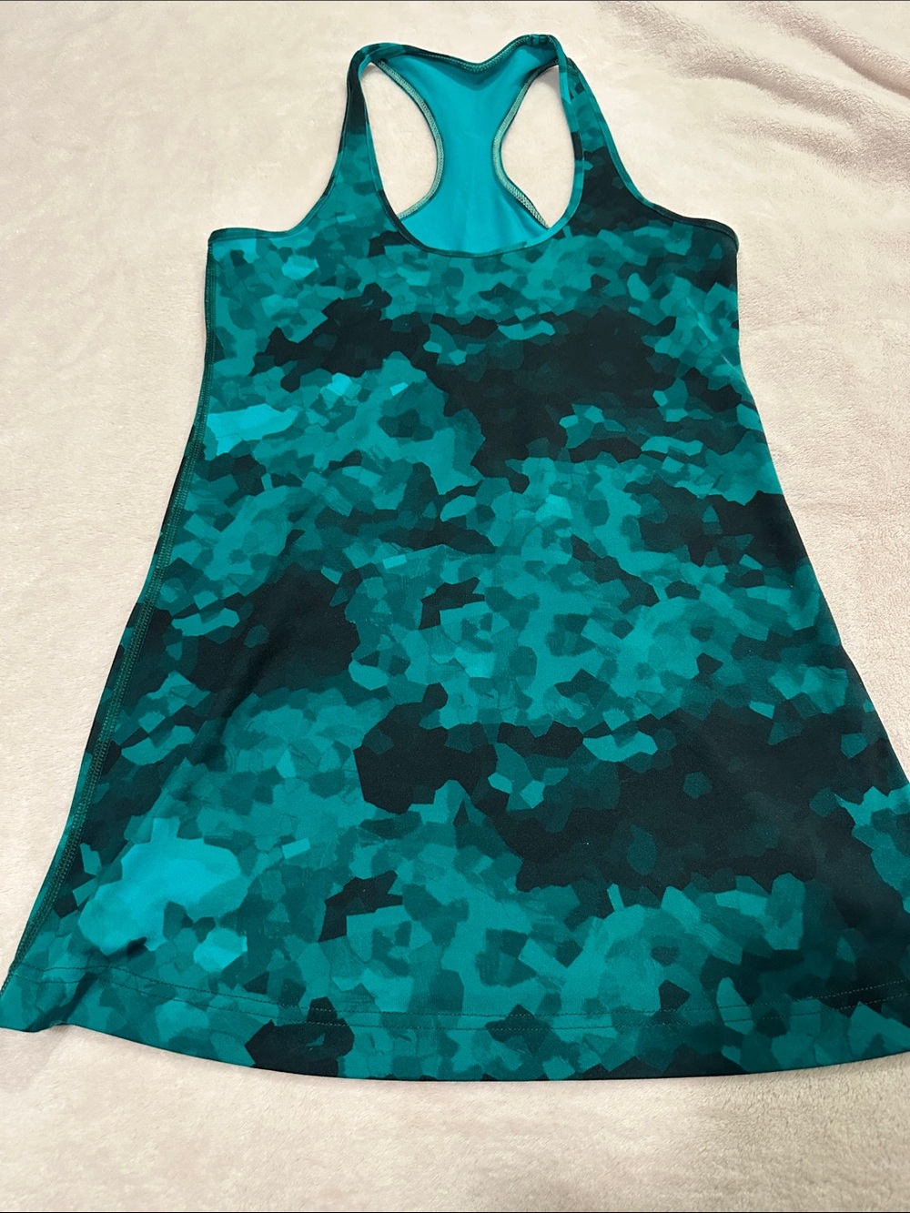 Lululemon- tank top size 6?